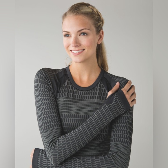 NWT Athletic Athleisure Minimalist RARE Lululemon About That Base LS Top - Picture 5 of 9